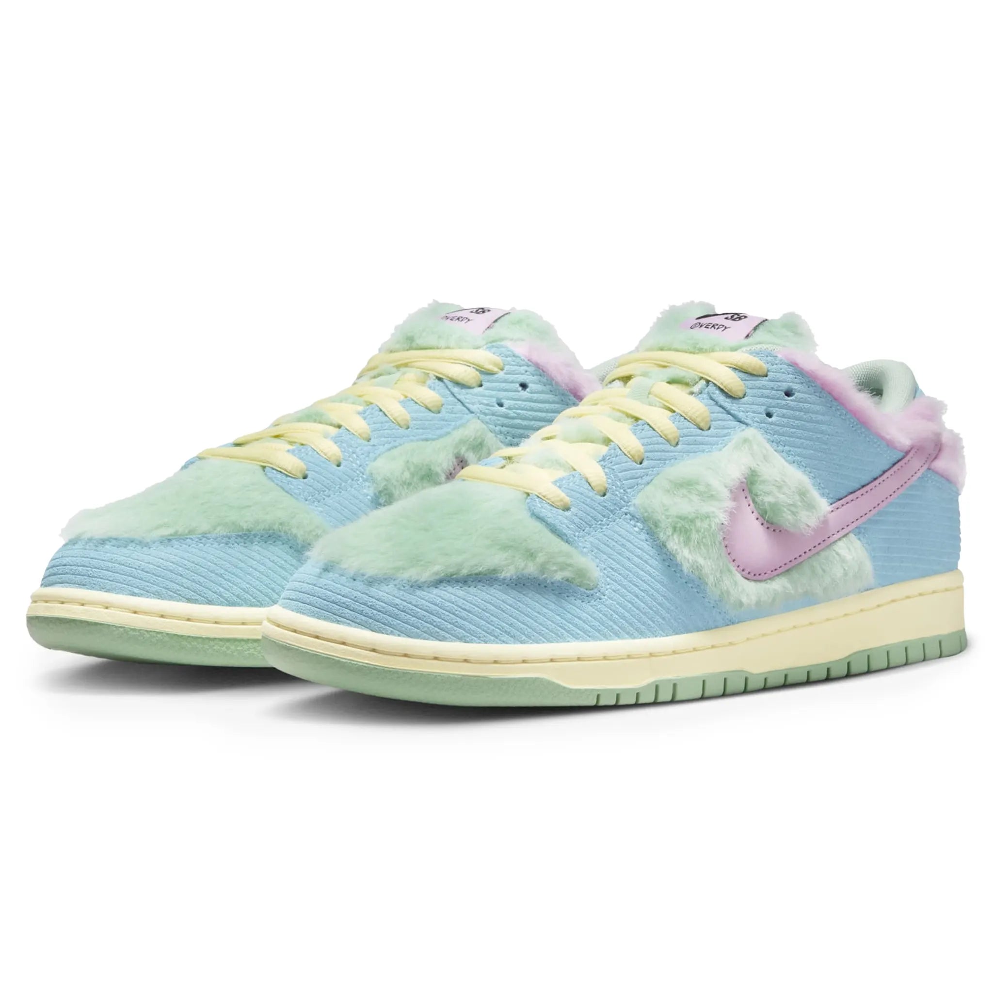 verdy x nike sb dunk low visty fn6040 400 pair