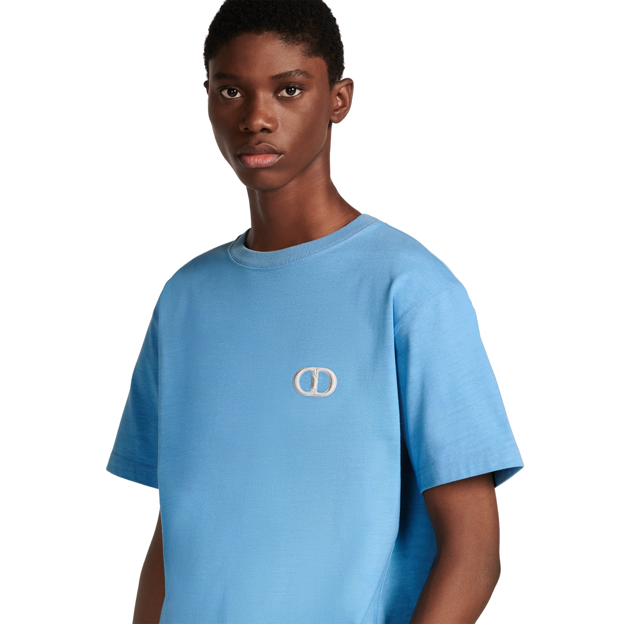 close up model view of Dior CD Icon Blue T Shirt 013J600A0677_C571