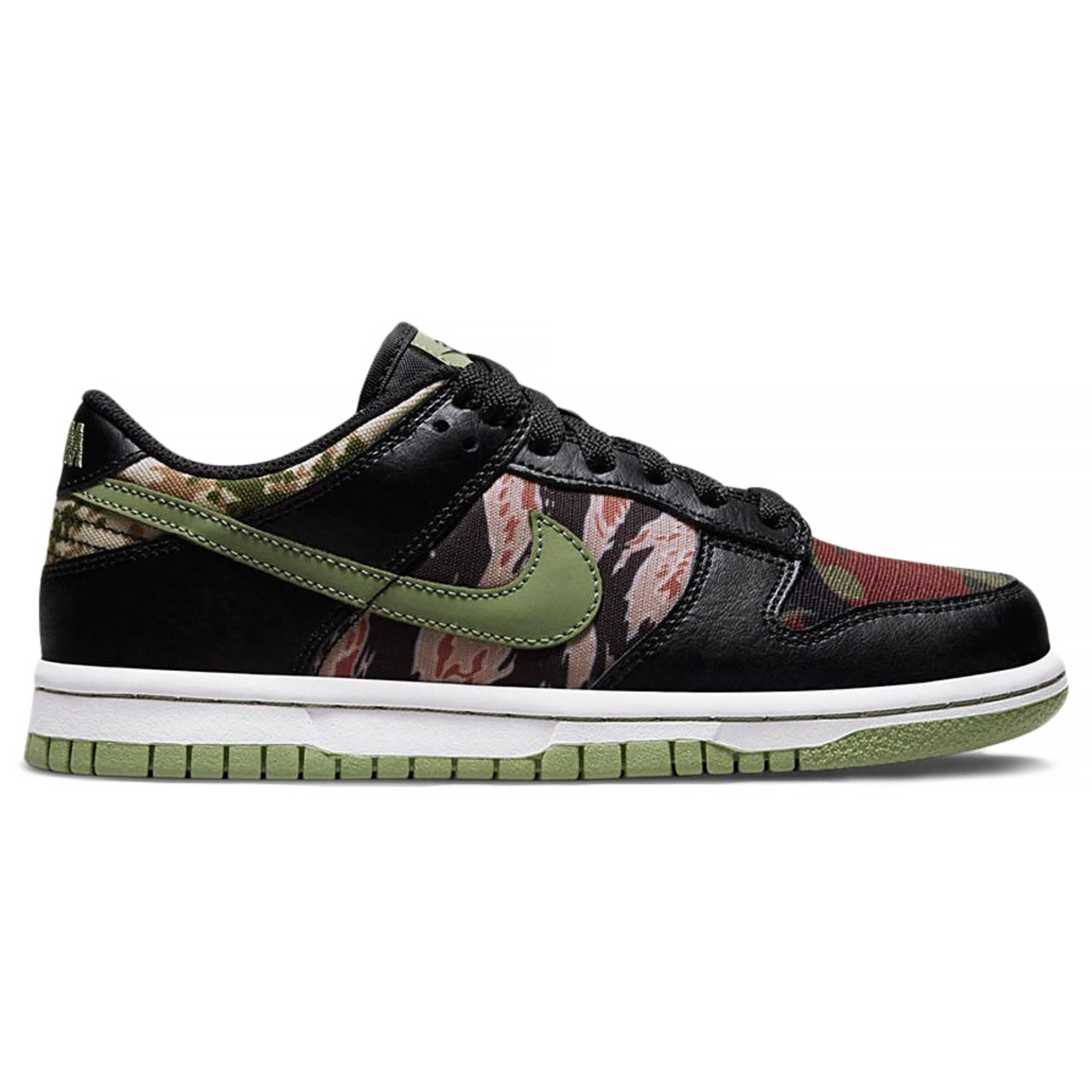 Image of Nike Dunk Low SE Sail Crazy-Camo