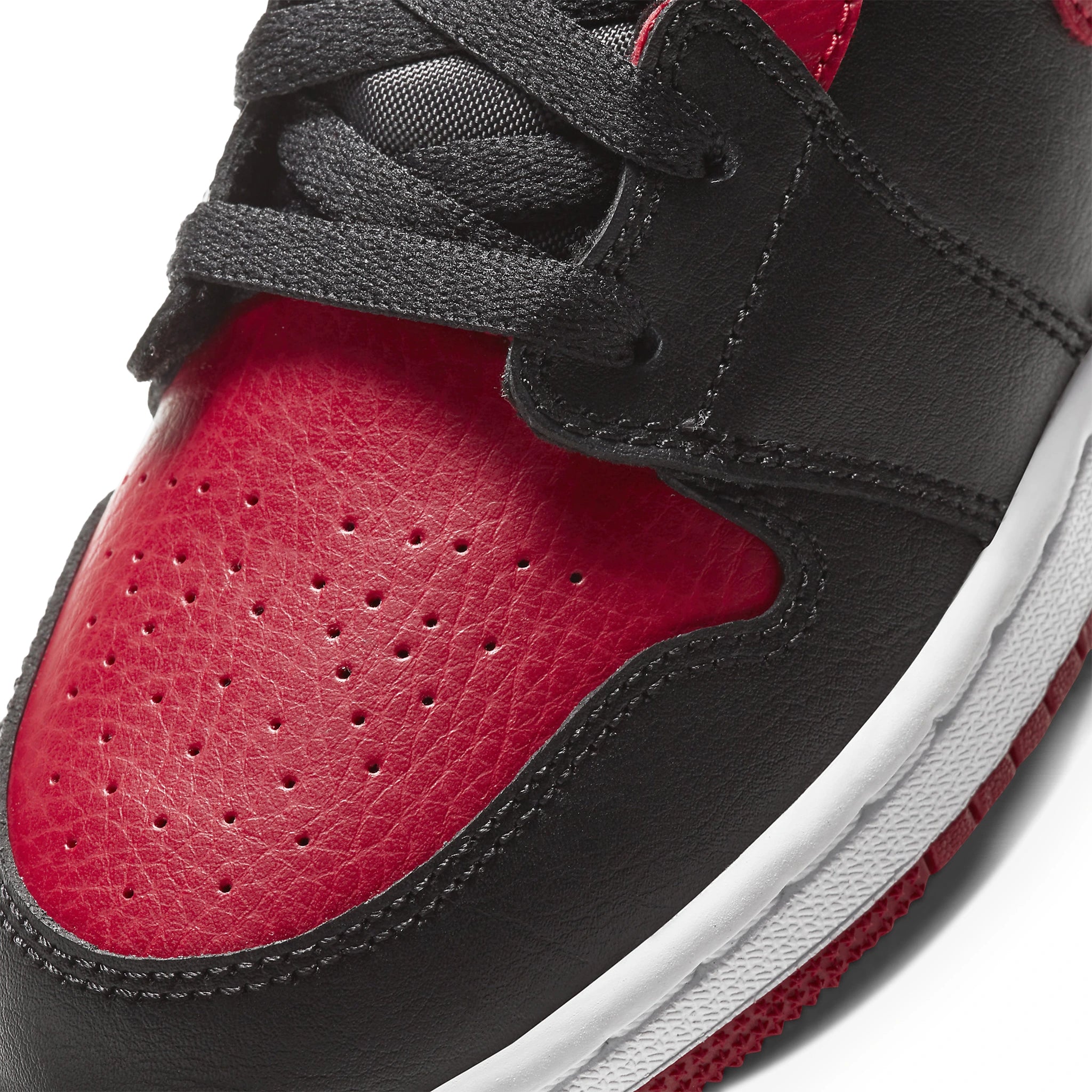 image of Side view of Air Jordan 1 Mid Banned (GS) (Left Foot Only, No Box)