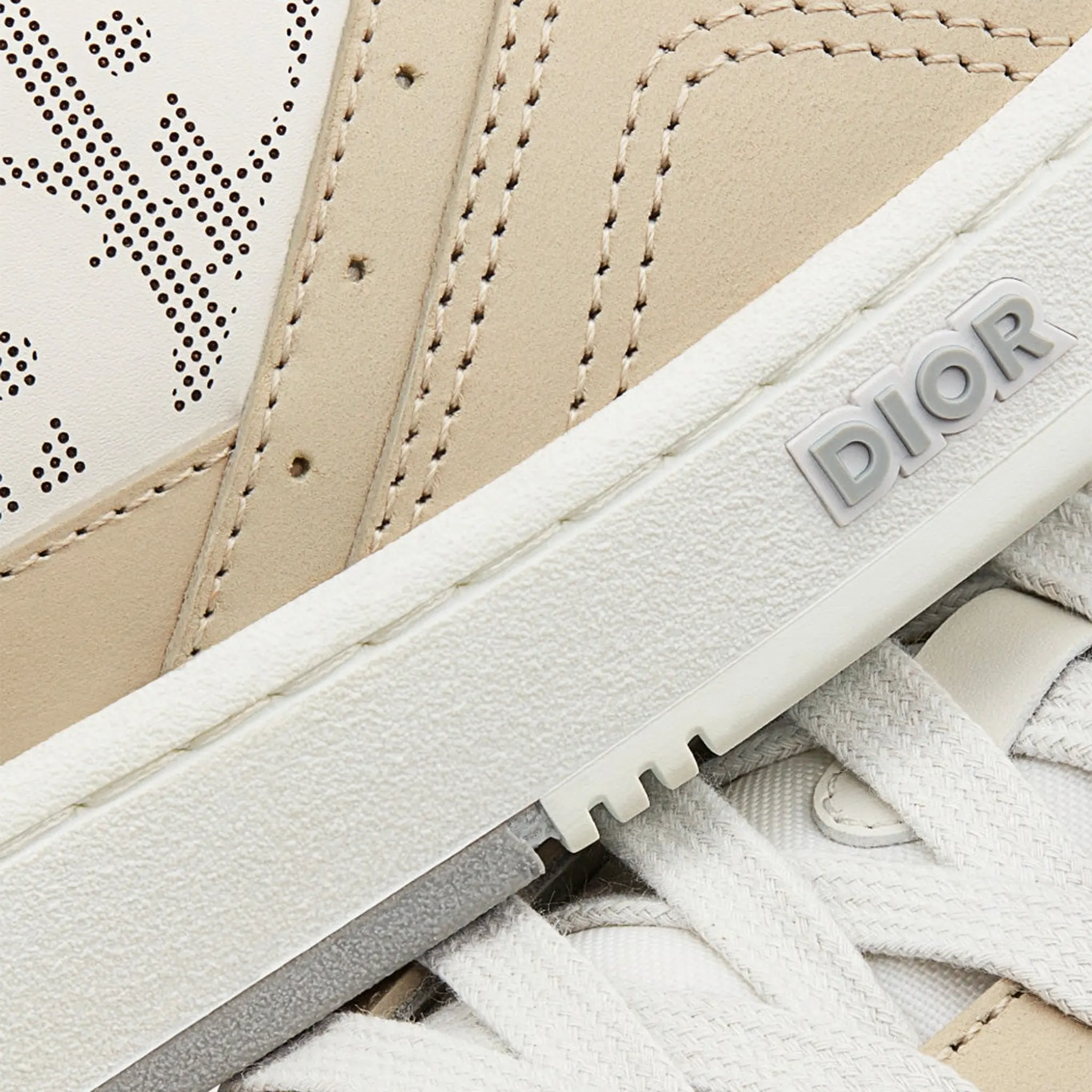 Detail view of Dior B27 Oblique Galaxy Beige White Low Top Sneaker 3SN272ZML_H160