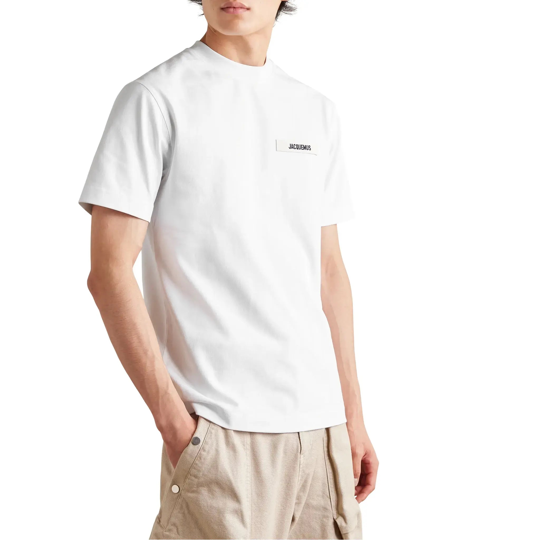 Model front view of Jacquemus Grosgrain Brand Logo Tab White T Shirt 245JS208-2125-950
