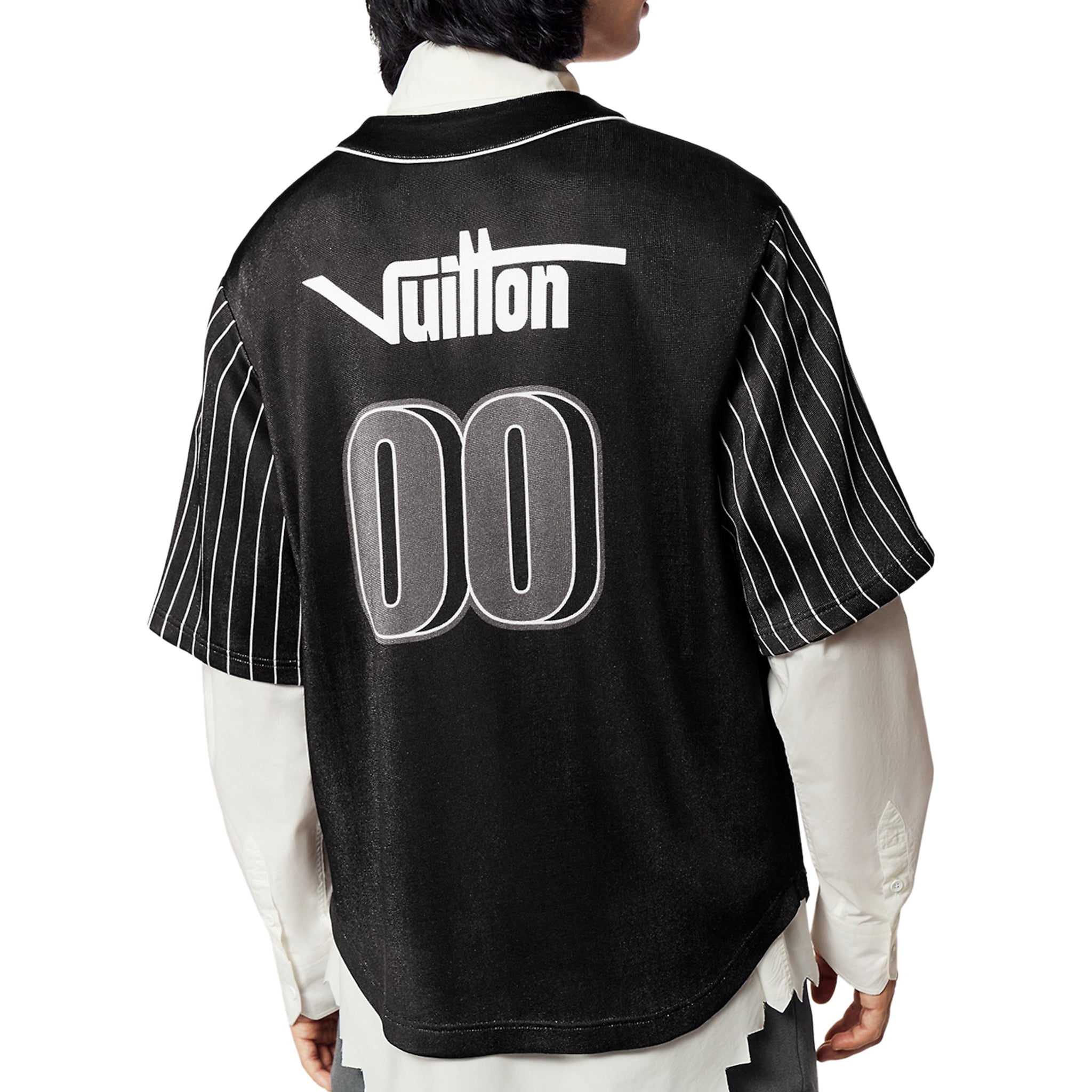 Louis Vuitton Monogram Sporty VNeck TShirt   108000 in 2023  V neck  t shirt T shirt Sweater hoodie