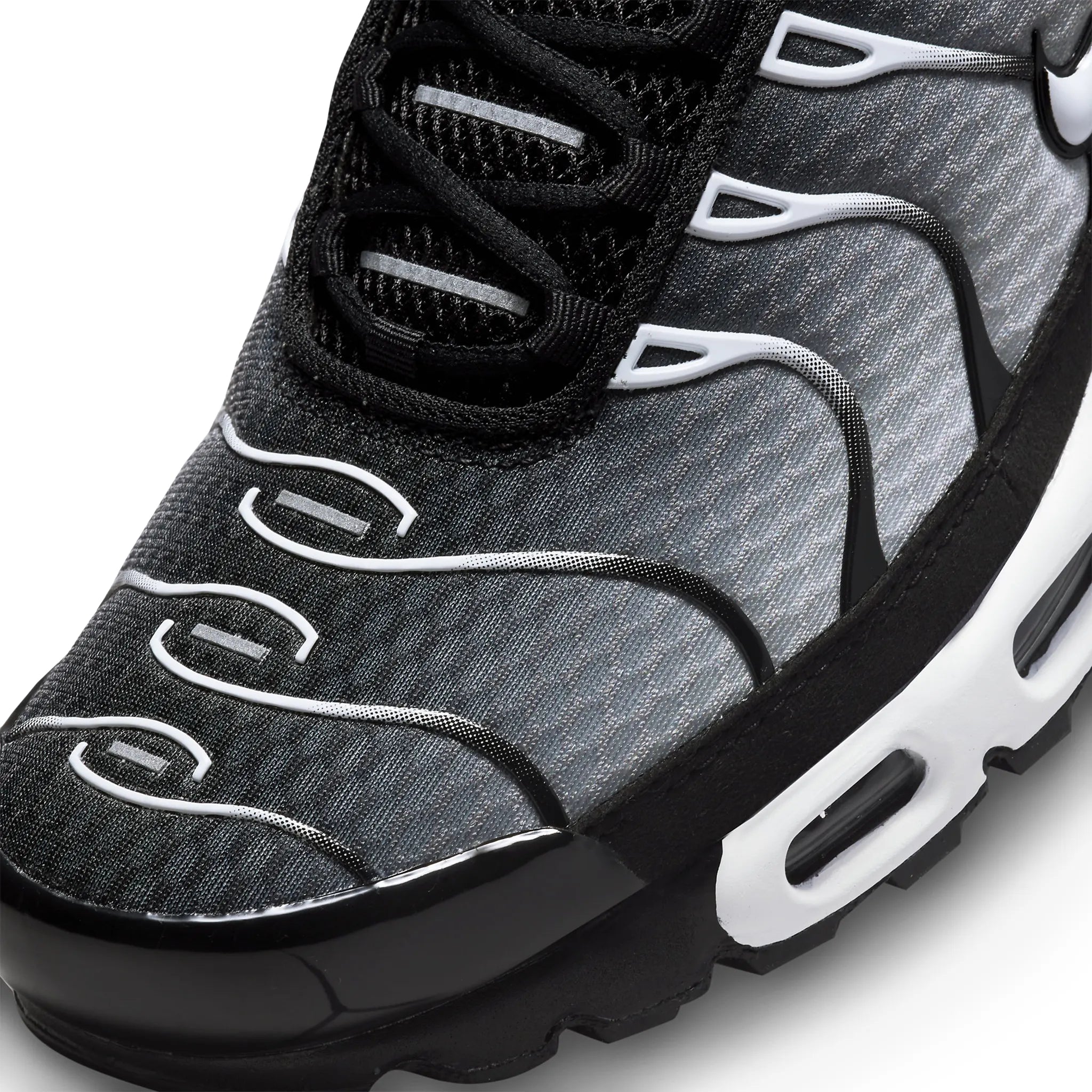 Detail view of Nike Air Max Plus Black Metallic Silver DM0032-003