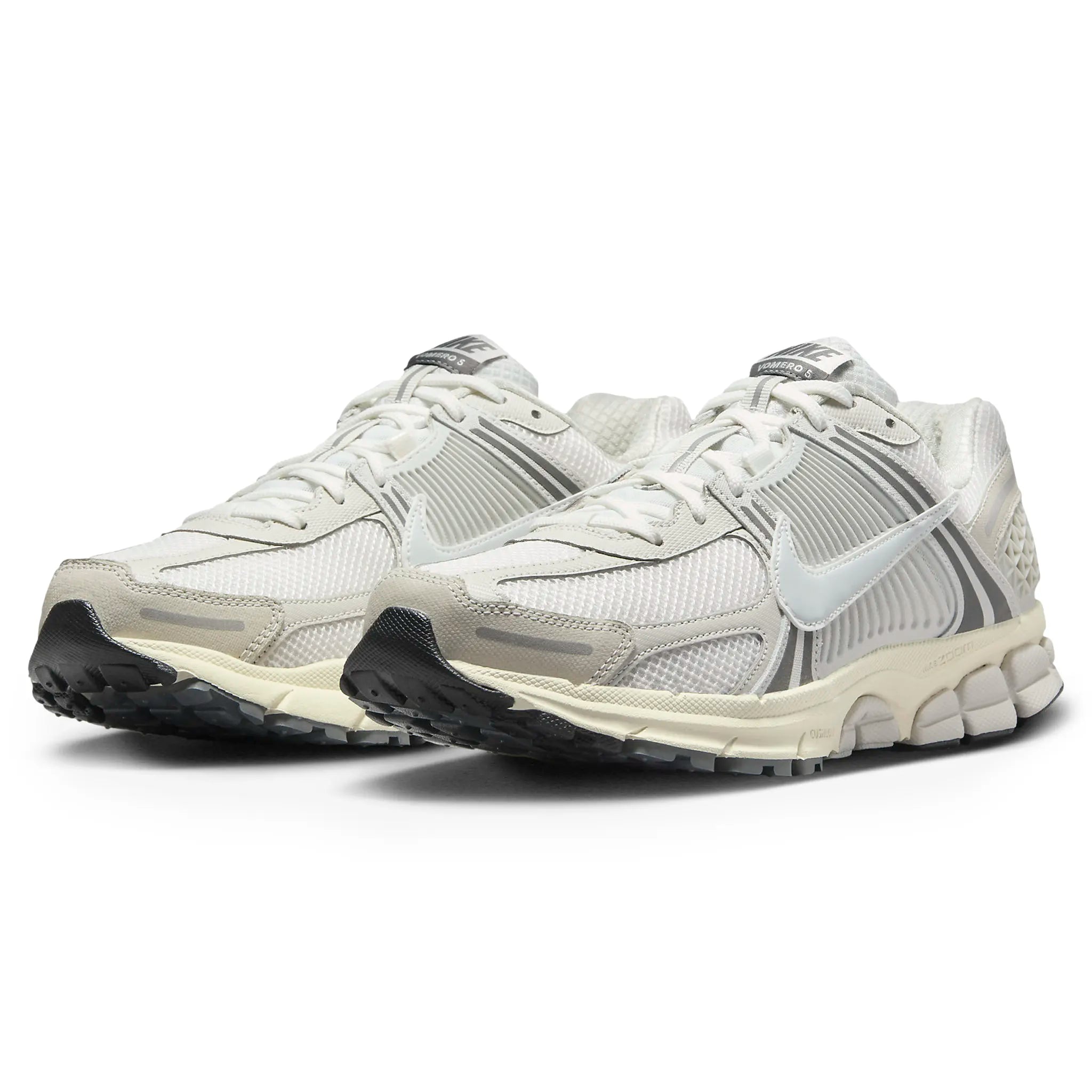 Front side view of Nike Air Zoom Vomero 5 Platinum Tint HF0731-007