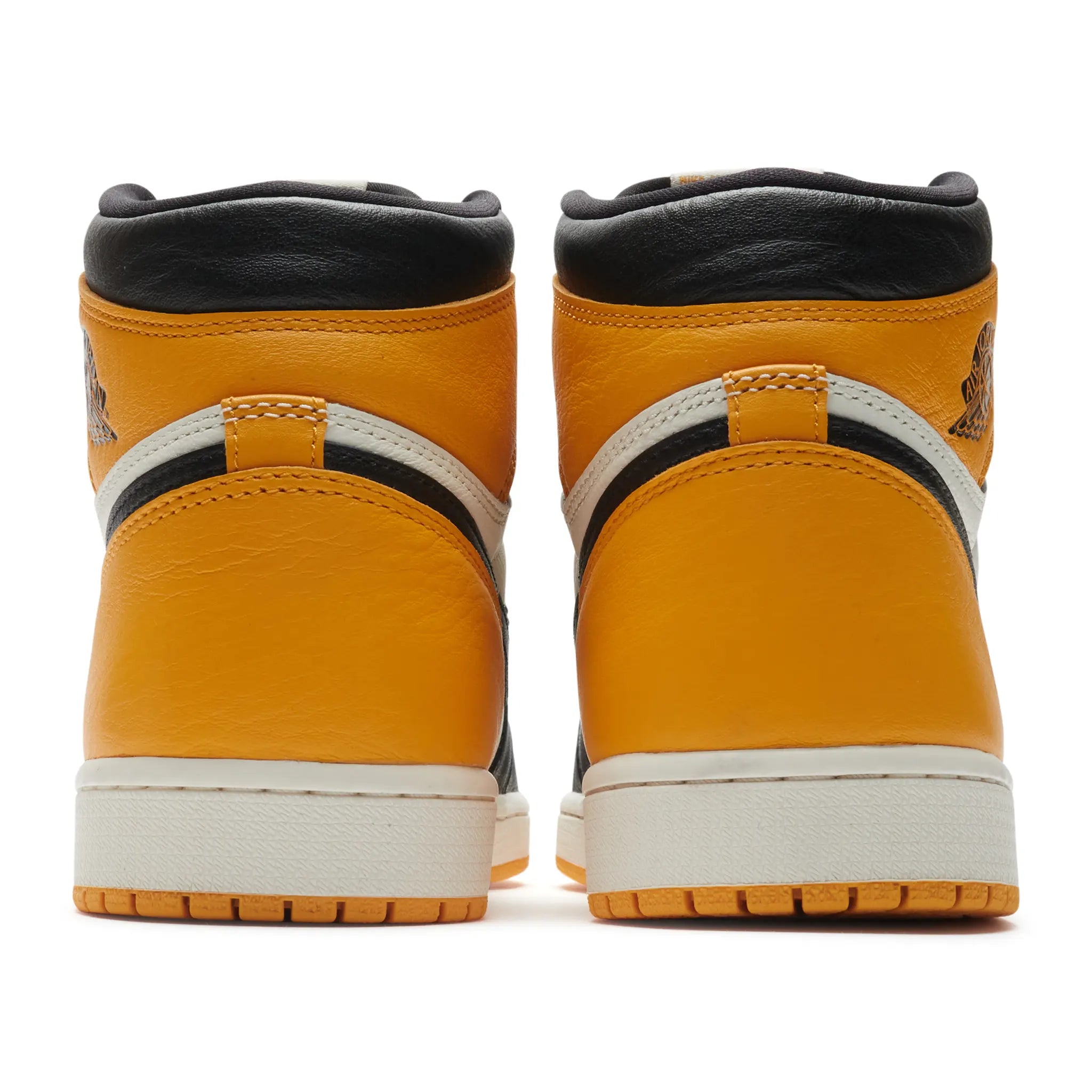 Back view of Preloved - Air Jordan 1 Retro High OG Yellow Toe Taxi 555088-711