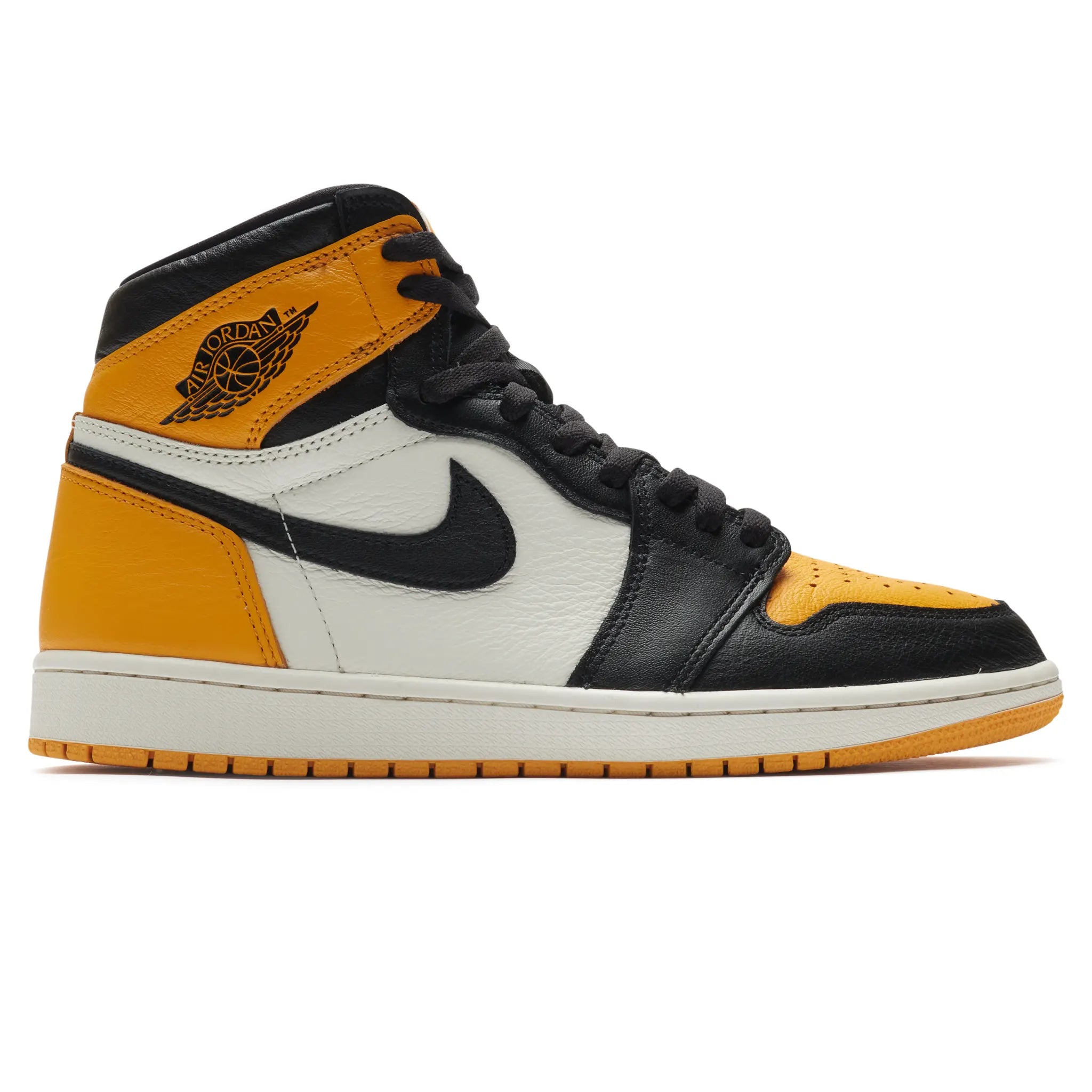 Side view of Preloved - Air Jordan 1 Retro High OG Yellow Toe Taxi 555088-711