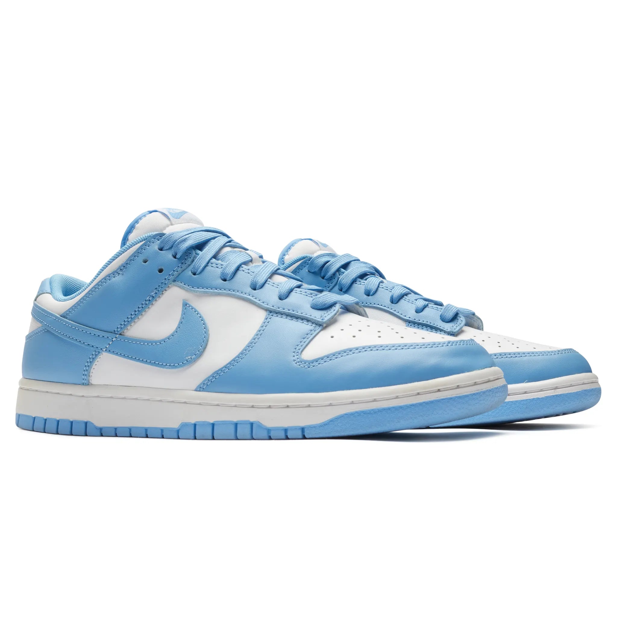 Front side view of Preloved - Nike Dunk Low UNC (2021) DD1391-102