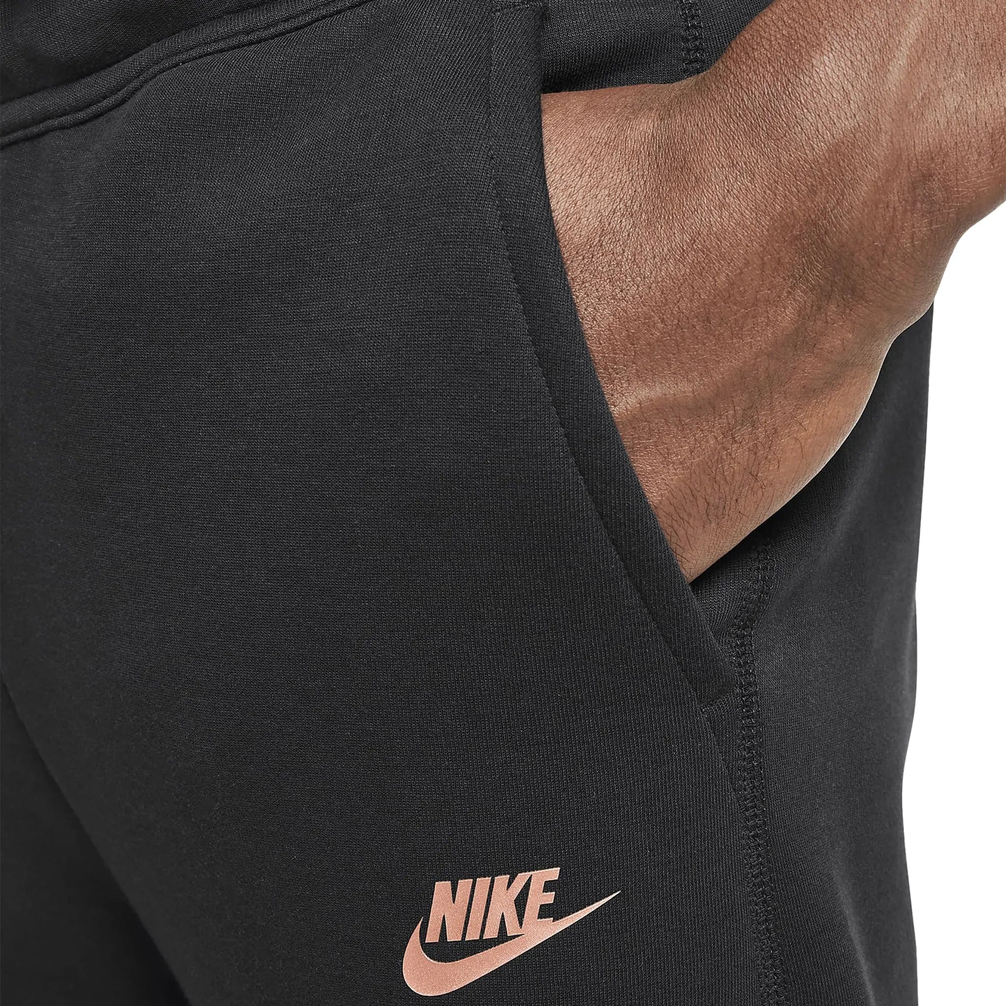 syna world x nike central cee tech fleece black sweatpants hq3749 010 detail model set